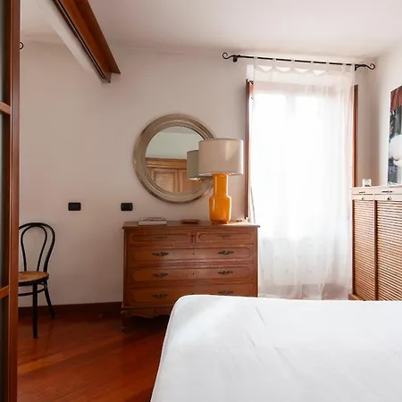 Bright Panoramic Fori Imperiali Apartment *